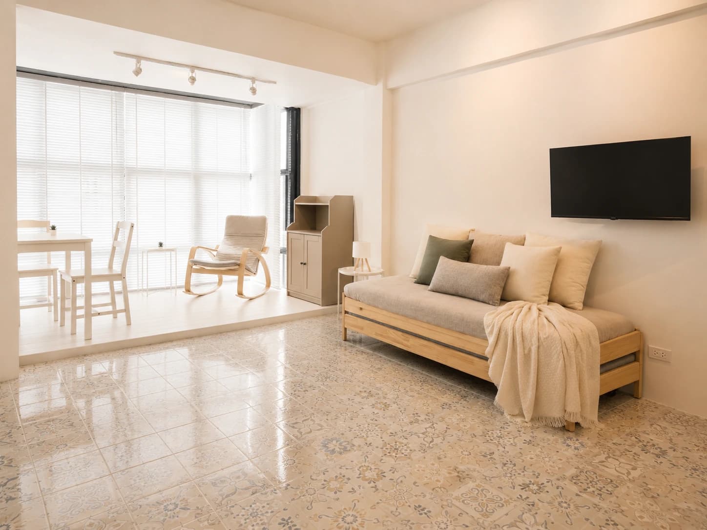 Grand Family Suite at 95 Lodge — living tv